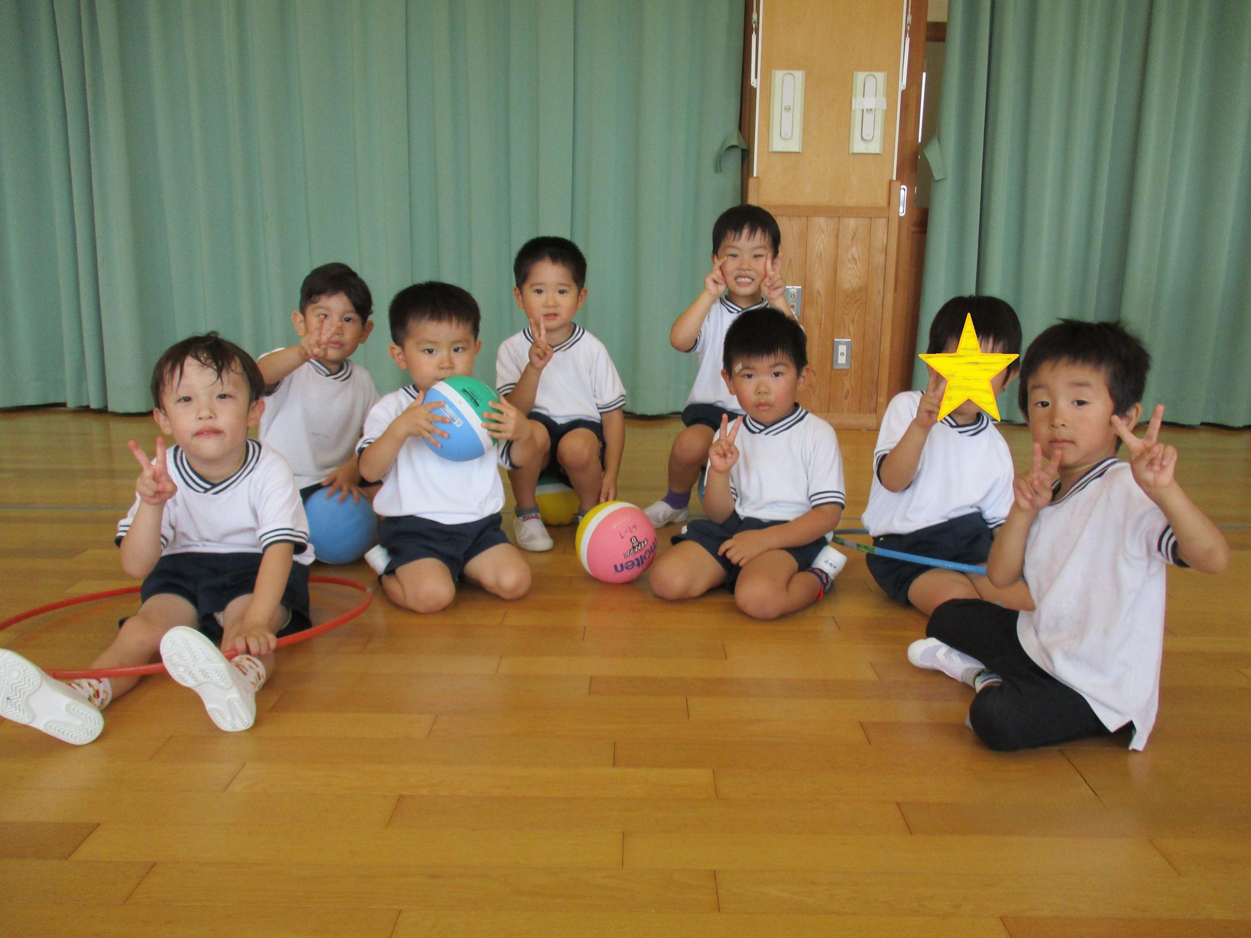 れんげ組　お遊戯室で遊んだよ！