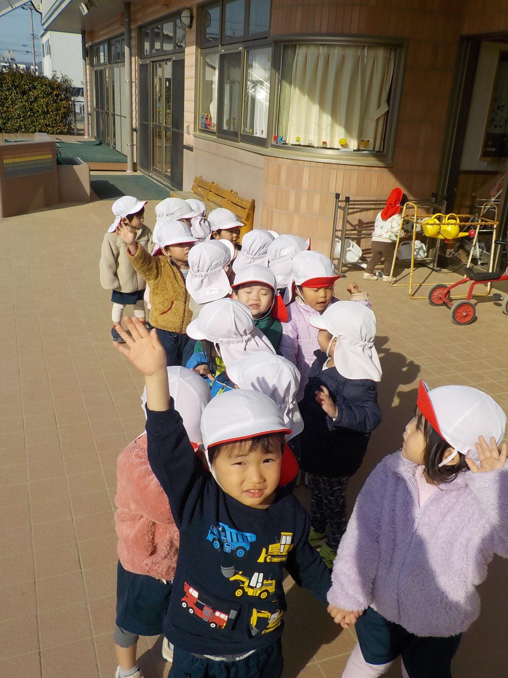 すみれ組　お散歩たのしいな🎶