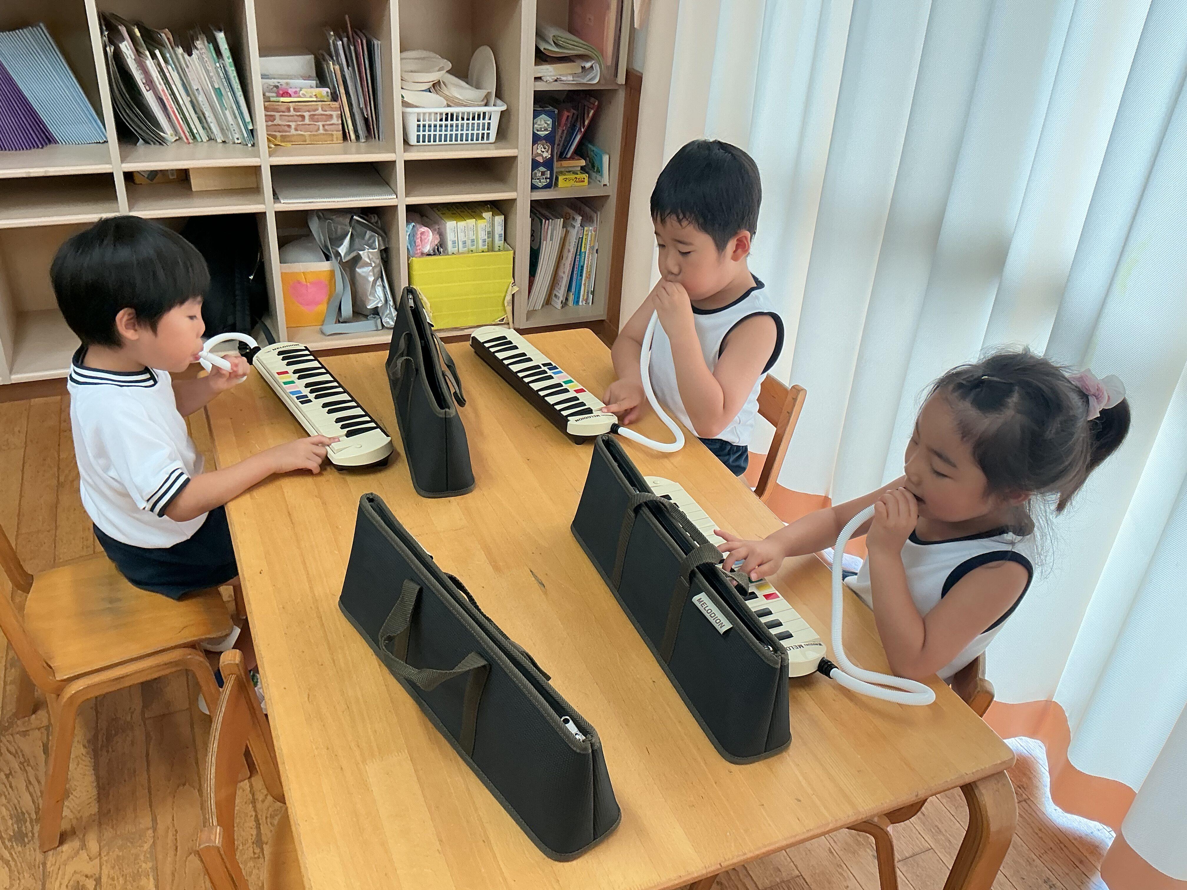 ひまわり組　楽器あそび♪