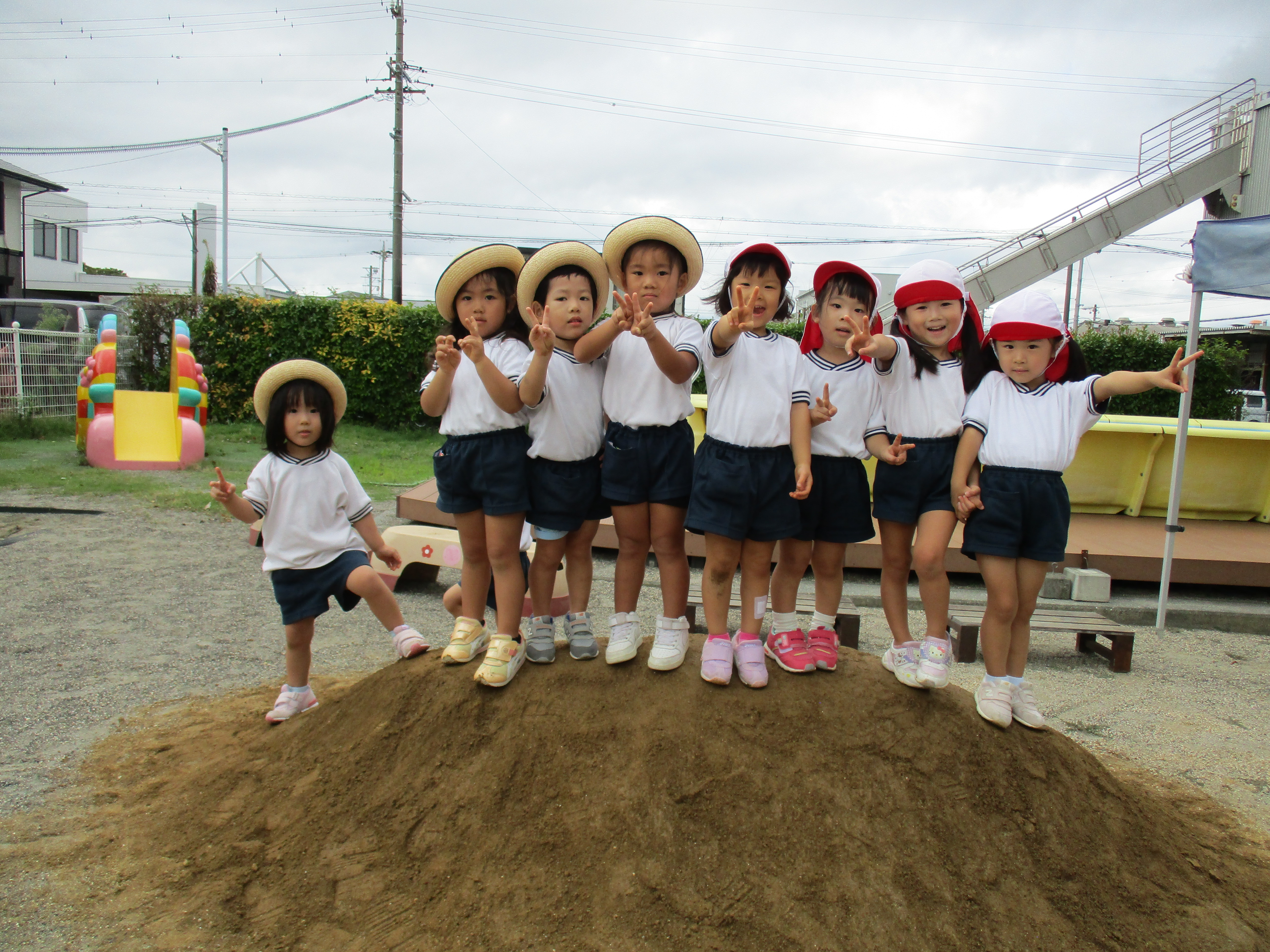 れんげ組　久しぶりの園庭あそび！